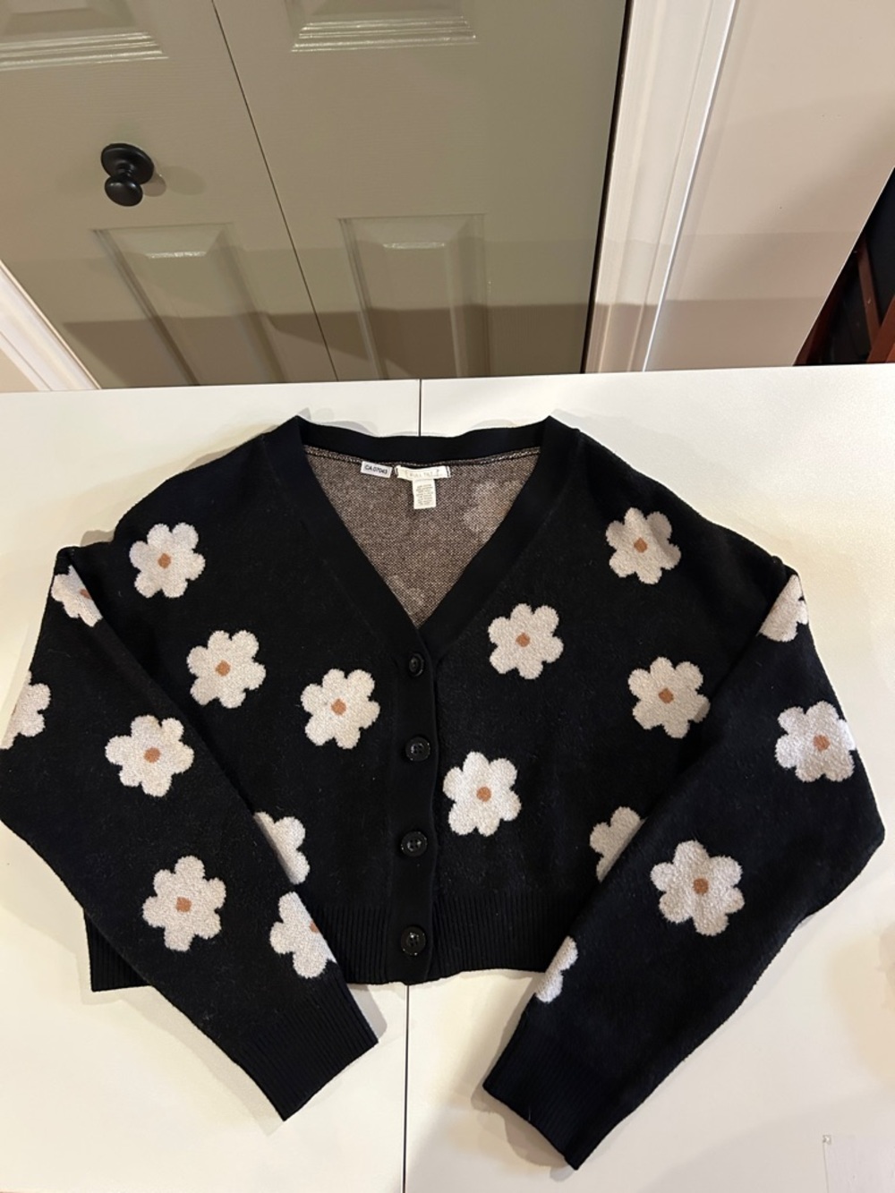 Full Tilt Black Cropped V-Neck Cardigan with White Daisy Pattern